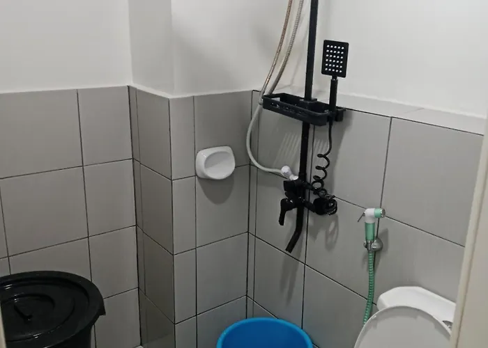 Lloyds Barato 2br Unit 6paxmax Aparthotel Mandaue City